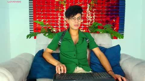 Snapshot of thiiagosaeenz chatting on 02/13/26, 03:08 Thiago Saenzz online show from 02/13/26, 03:08