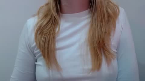 sara online show from 10/17/25, 02:37