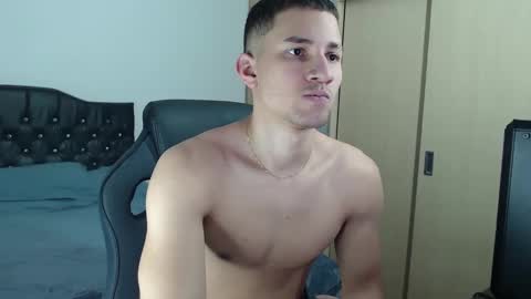 Snapshot of thin_tommy11 chatting on 01/15/25, 11:08 thin_tommy11 online show from 01/15/25, 11:08