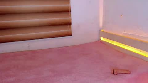 LAURA online show from 11/26/25, 10:44