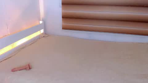 LAURA online show from 03/25/26, 02:17