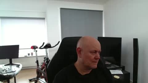 thomas315627 online show from 04/04/26, 12:02