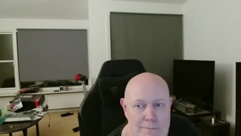 Snapshot of thomas315627 chatting on 04/15/26, 08:53 thomas315627 online show from 04/15/26, 08:53