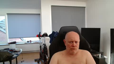 Snapshot of thomas315627 chatting on 05/05/26, 06:21 thomas315627 online show from 05/05/26, 06:21