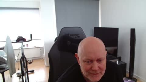 Snapshot of thomas315627 chatting on 05/26/26, 12:01 thomas315627 online show from 05/26/26, 12:01