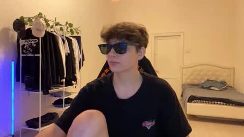 Thomas Hill online show from 11/02/25, 10:34