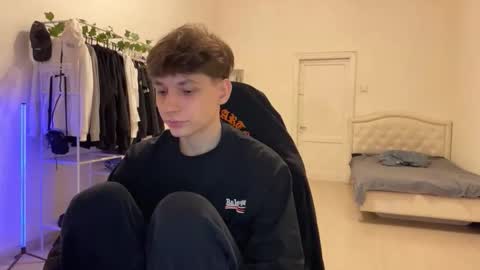 Thomas Hill online show from 12/01/25, 09:09