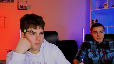 thomas_crow online show from 12/16/25, 09:58