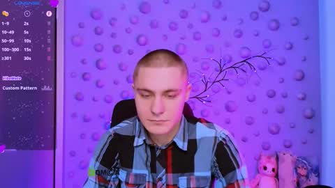 thomas_crow online show from 12/21/25, 09:38