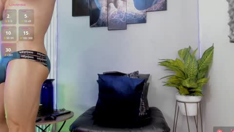 Thomas Eliott   independent model online show from 02/02/25, 07:46