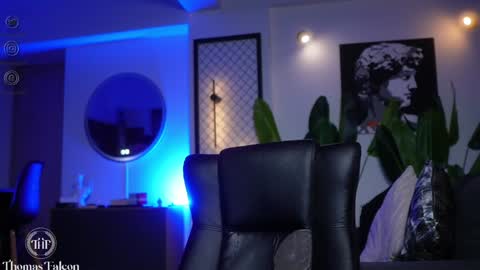 Snapshot of thomas_falcon1 chatting on 01/15/25, 03:22 Thomas Falcon online show from 01/15/25, 03:22