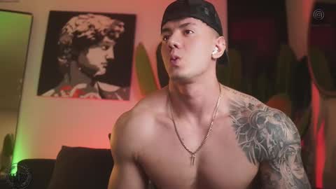 Thomas Falcon online show from 12/19/25, 01:01