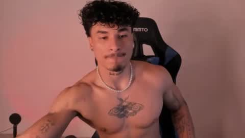 Snapshot of thomas_fit1 chatting on 06/21/26, 04:04 Thomas 3 JUST STAY AND BE MY LAST LOVE online show from 06/21/26, 04:04