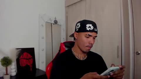 Snapshot of thomas_latin_boy chatting on 05/28/26, 05:16 Thomas online show from 05/28/26, 05:16