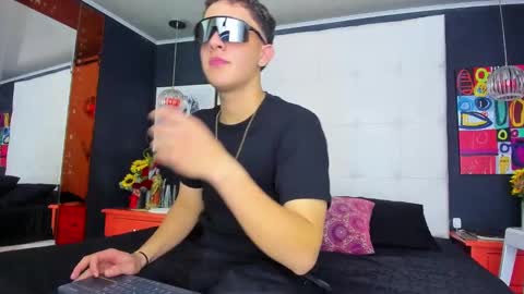 Snapshot of thomas_may4rs chatting on 03/12/25, 04:30 ---Thomas--- online show from 03/12/25, 04:30