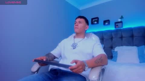 Thomas online show from 11/30/25, 02:10