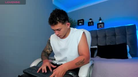 Thomas online show from 04/24/26, 01:57