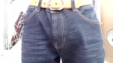 Snapshot of thomas_neuman chatting on 05/22/26, 11:10 Thomas online show from 05/22/26, 11:10