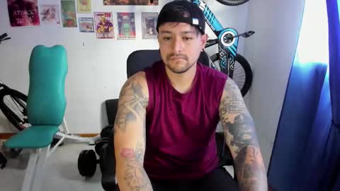 Snapshot of thomas_rol chatting on 11/26/25, 06:20 Thomas online show from 11/26/25, 06:20