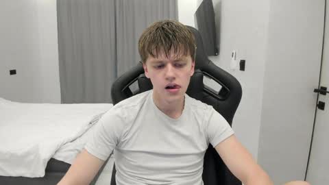 Tomas online show from 04/20/26, 02:31