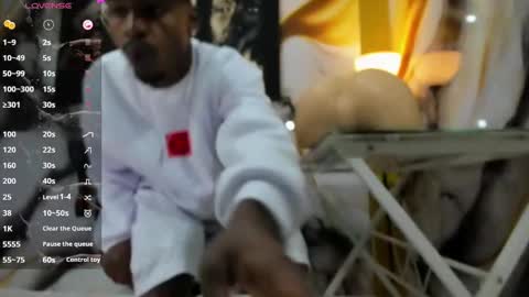 Thomas online show from 03/06/25, 03:24