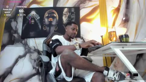 Thomas online show from 11/12/25, 01:06