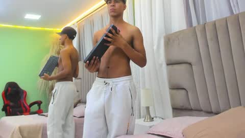 Thomas Valkov online show from 05/15/26, 11:39