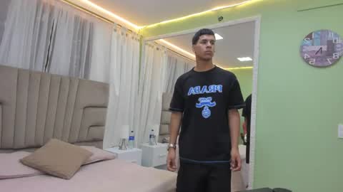 Thomas Valkov online show from 05/21/26, 11:17