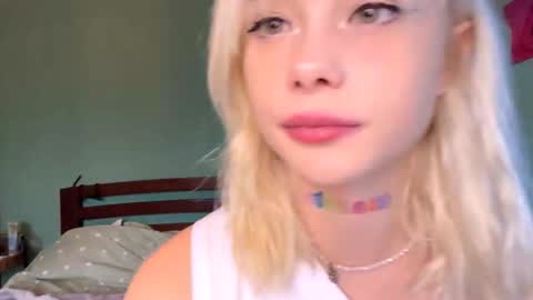 Luna online show from 10/30/25, 01:56