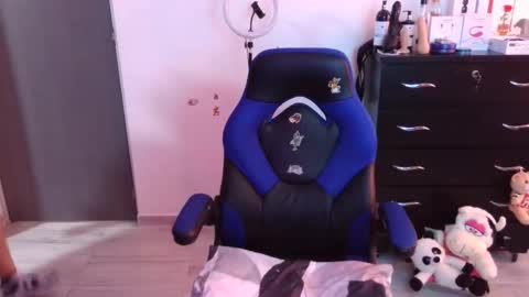 VALERIA online show from 11/02/25, 07:49