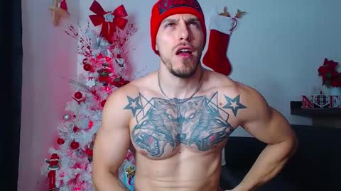 Snapshot of thomashoward31 chatting on 12/23/25, 11:08 Thomas online show from 12/23/25, 11:08