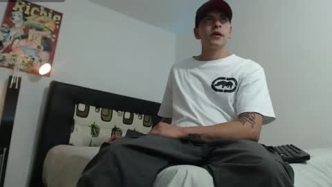 Snapshot of thomasjons chatting on 05/31/26, 04:53 thomasjons online show from 05/31/26, 04:53
