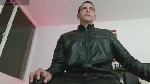 Snapshot of thomasjons chatting on 06/03/26, 05:43 thomasjons online show from 06/03/26, 05:43
