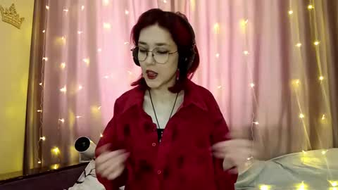 Lina online show from 12/22/25, 07:27