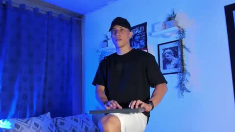 Thoms Every online show from 11/26/25, 12:00