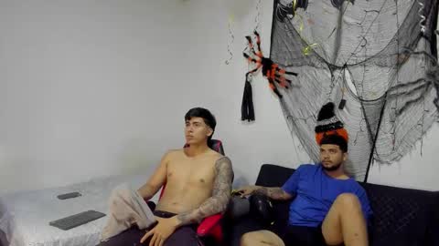 thomson_hot01 online show from 10/19/25, 05:08