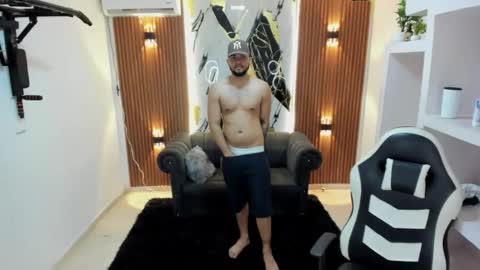 Snapshot of thomson_hot01 chatting on 05/26/26, 05:14 thomson_hot01 online show from 05/26/26, 05:14