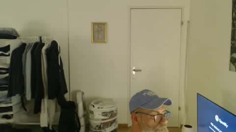 Tom online show from 02/15/26, 06:15