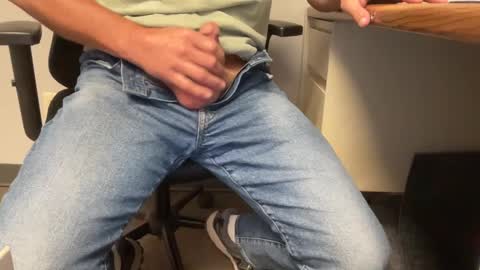 Snapshot of thongguy2021 chatting on 10/06/25, 02:14 thongguy 2021 online show from 10/06/25, 02:14