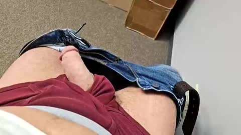 Snapshot of thongguy2021 chatting on 02/17/26, 09:21 thongguy 2021 online show from 02/17/26, 09:21