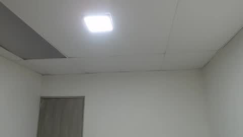 Snapshot of thonymaster chatting on 10/31/25, 12:22 thonyy online show from 10/31/25, 12:22