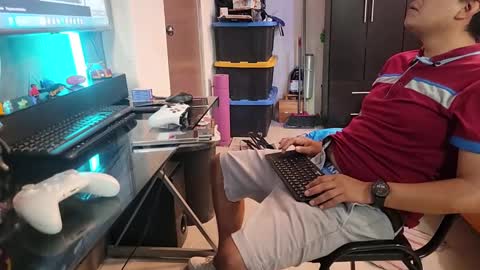 thor0200 online show from 09/28/25, 11:21