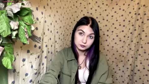 Lola  3 a gift for every fan club member online show from 02/13/26, 08:05