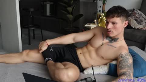 Sebastian online show from 02/19/25, 06:32