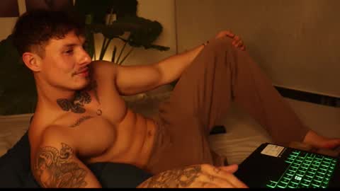 Sebastian online show from 09/15/25, 12:43