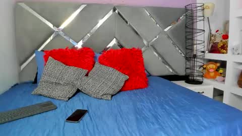thriana online show from 05/17/26, 01:58