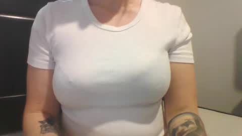 Snapshot of thrillho89 chatting on 07/16/26, 05:35 thrillho89 online show from 07/16/26, 05:35