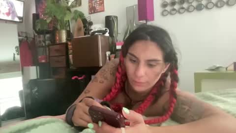 Snapshot of throatyygoat chatting on 09/28/25, 04:45 throatyygoat online show from 09/28/25, 04:45