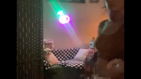 throatyygoat online show from 11/30/25, 02:37