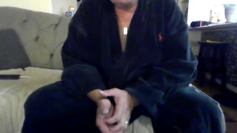 Snapshot of throbbing_jim chatting on 08/08/26, 04:36 Jim online show from 08/08/26, 04:36